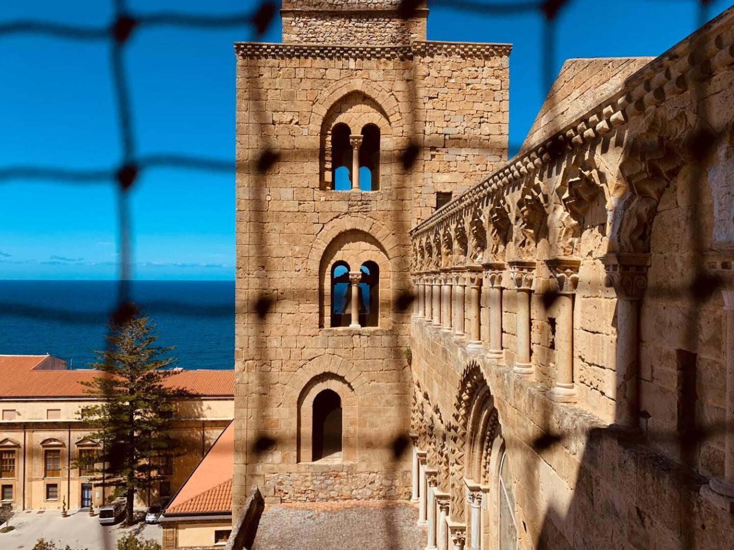 Cefalu Cathedral Palace Exterior photo